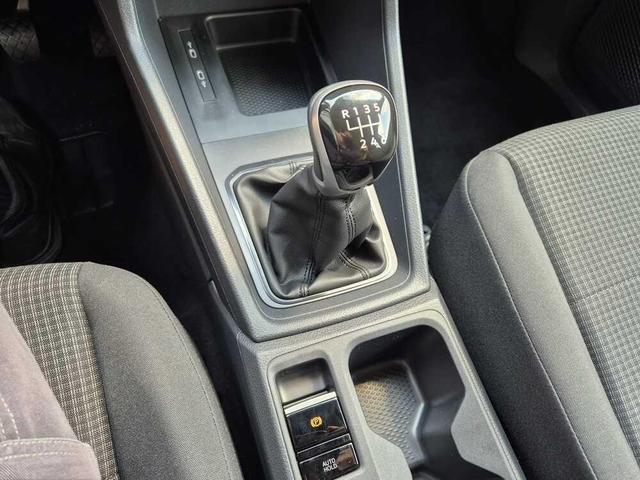 Volkswagen Caddy Kombi 2.0 TDI 102PS 5-Sitzer Klimaautomatik PDC VW-Radio DAB Apple CarPlay Android Auto Hecktüren180º Schiebetür rechts Tempomat 