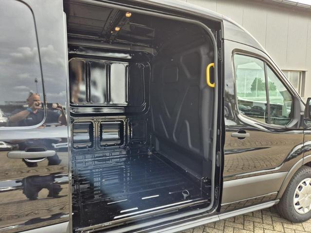 Ford Transit L3H2 2.0 TDCi 130PS Trend 3,5t 3-Sitzer AHK Klima Navi Bluetooth DAB Frontscheibe beheizb. PDC v+h Rückf.Kamera Tempomat 