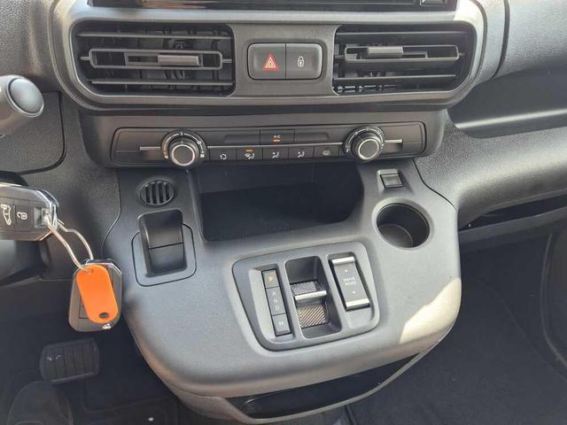 Peugeot Partner 1.5 BlueHDI 130PS Automatik 2-Sitzer Apple CarPlay Android Auto AHK Klima Bluetooth DAB PDC v+h Rückf.Kamera Tempomat Ganzj.Reifen 