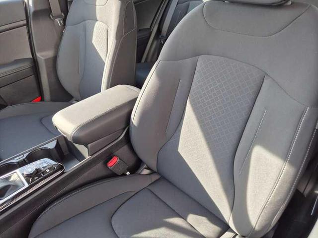 Kia Sportage Vision 1.6 T-GDi MHEV 160PS Automatik Sitzheizung Lenkradheizung Klimaautomatik Navi Bluetooth Touchscreen Apple CarPlay Android Auto PDC v+h Rückf.Kamera Tempomat 17"LM 
