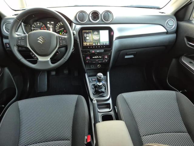 Suzuki Vitara Comfort 129PS MHEV 1.4 Boosterjet Navi Klimaautomatik Sitzheizung ACC PDC Rückf.Kamera Suzuki-Radio Apple CarPlay Android Auto Touchscreen 2xKeyless 17-LM 