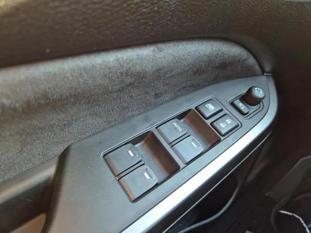 Suzuki Vitara 1.4 Boosterjet 129PS Hybrid Comfort+ Teilleder mit Alcantara Navi Klimaautomatik Sitzheizung ACC PDC v+h Rückf.Kamera Suzuki-Radio Apple CarPlay Android Auto Touchscreen 2xKeyless 17-LM 