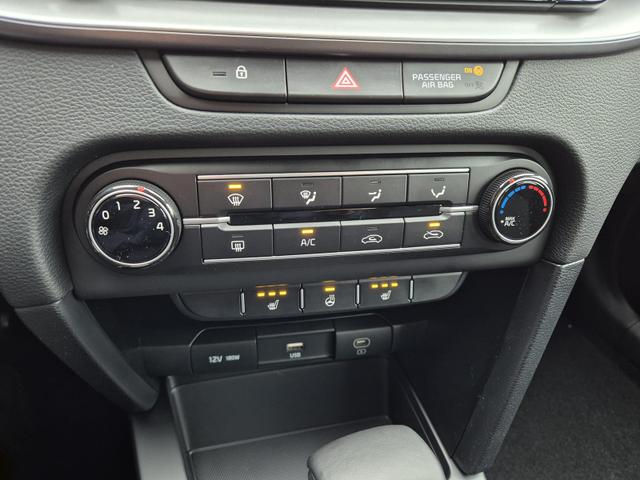 Kia Ceed Vision 1.5 T-GDi 140PS Automatik Klima Sitzheizung Lenkradheizung Rückf.Kamera Navi PDC Bluetooth Touchscreen Apple CarPlay Android Auto Tempomat 