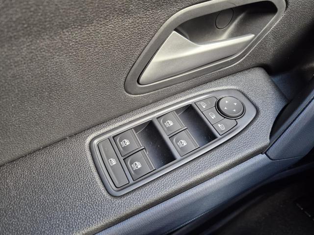 Dacia Duster 1.6 SCE Hybrid 140PS Automatik Journey Lenkradheizung Sitzheizung Klimaautomatik PDC Rückf.kamera Bluetooth Apple Carplay Android Auto 2xKeyless 18-LM 