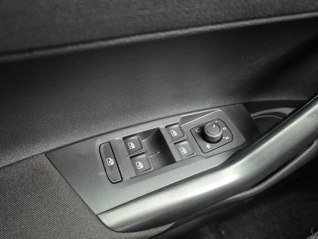 Volkswagen Polo Life 1.0 TSI 95PS Rückf.Kamera Sitzheizung Digital Cockpit Klima PDC abgd.Scheiben Bluetooth Apple Car Play Android Auto 15-LM 