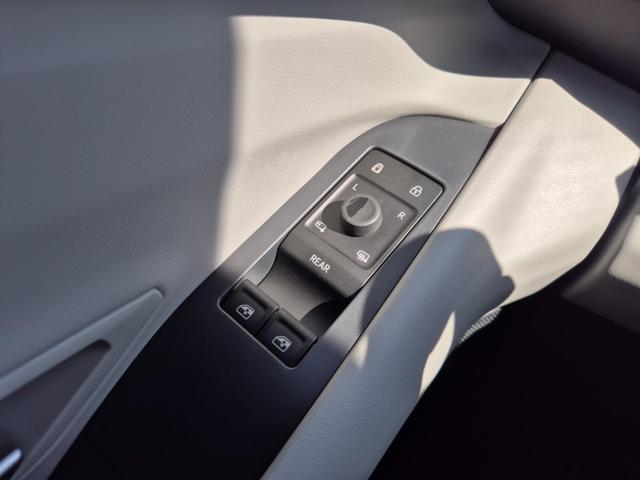 Ford Explorer EV (Extended Range 79kWh) 204PS Automatik Limited Edition el.AHK Wärmepumpe 21-LM Heckantrieb Klimaautomatik Sitzheizung Lenkradheizung Ford-Navi Rückf.Kamera PDC v+h Bluetooth Apple Carplay Android Auto 2xKeyless 