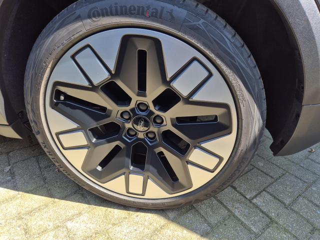 Ford Explorer EV (Extended Range 79kWh) 204PS Automatik Limited Edition el.AHK Wärmepumpe 21-LM Heckantrieb Klimaautomatik Sitzheizung Lenkradheizung Ford-Navi Rückf.Kamera PDC v+h Bluetooth Apple Carplay Android Auto 2xKeyless 