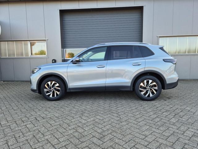 Volkswagen Tiguan - 1.5 eTSI OPF 150PS DSG Life (Limited) LED-Plus-Scheinw. elektr. Heckklappe Rückf.Kamera Winterpaket Klimaautomatik Sitzheizung Lenkradheizung VW-Radio 