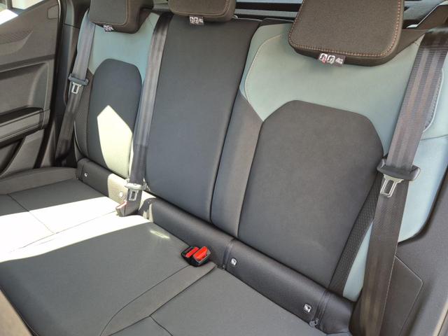 Dacia Duster Extreme Hybrid 140PS Automatik 1.6 SCE Lenkradheizung Sitzheizung 4x Kamera Klimaautomatik Bluetooth Apple Carplay Android Auto PDC v+h 2xKeyless 17-LM 