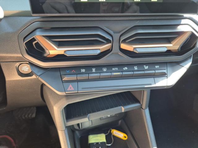 Dacia Duster Extreme Hybrid 140PS Automatik 1.6 SCE Lenkradheizung Sitzheizung 4x Kamera Klimaautomatik Bluetooth Apple Carplay Android Auto PDC v+h 2xKeyless 17-LM 