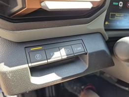 Dacia Duster Extreme Hybrid 140PS Automatik 1.6 SCE 4x Kamera elektr.Parkbremse Teil-Leder Klimaautomatik Bluetooth Apple Carplay Android Auto PDC v+h 2xKeyless 18"LM 