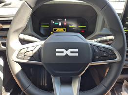 Dacia Duster Extreme Hybrid 140PS Automatik 1.6 SCE 4x Kamera elektr.Parkbremse Teil-Leder Klimaautomatik Bluetooth Apple Carplay Android Auto PDC v+h 2xKeyless 18"LM 