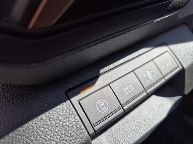 Dacia Duster Extreme Hybrid 140PS Automatik 1.6 SCE Sitzheizung Klimaautomatik PDC Rückf.kamera Bluetooth Apple Carplay Android Auto 2xKeyless 17-LM 