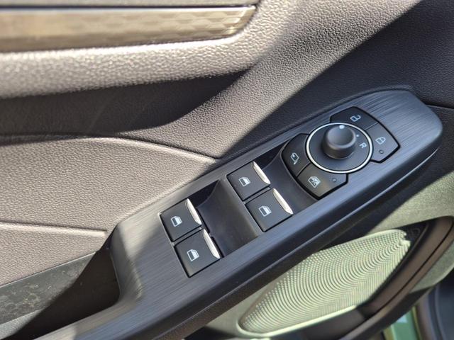Ford Kuga Titanium 243PS PHEV Automatik schwenkb. AHK Sitzheizung v+h Lenkradheizung Frontscheibe beheizb. LED-Scheinwerfer Klimaautomatik Ford-Navi SYNC4 Apple CarPlay Android Auto Touchscreen Bluetooth PDC 4xKamera 2xKeyless 17"LM vollelektr. Reichweite 