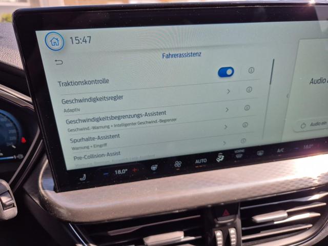 Ford Kuga Titanium 243PS PHEV Automatik schwenkb. AHK Sitzheizung v+h Lenkradheizung Frontscheibe beheizb. LED-Scheinwerfer Klimaautomatik Ford-Navi SYNC4 Apple CarPlay Android Auto Touchscreen Bluetooth PDC 4xKamera 2xKeyless 17"LM vollelektr. Reichweite 