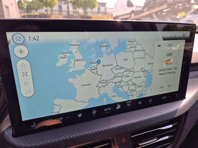 Ford Kuga ST-Line X 243PS PHEV Automatik Matrix-LED eletkr. PanoDach schwenkb. AHK Head-Up-Display Sitzheizung v+h Lenkradheizung Frontscheibe beheizb. Navi SYNC4 Apple CarPlay Android Auto Touchscreen PDC 4xKamera 2xKeyless B+O Sound 19"LM vollelektr. Re 