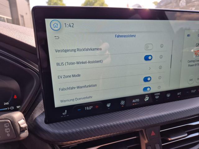Ford Kuga ST-Line X 243PS PHEV Automatik Matrix-LED eletkr. PanoDach schwenkb. AHK Head-Up-Display Sitzheizung v+h Lenkradheizung Frontscheibe beheizb. Navi SYNC4 Apple CarPlay Android Auto Touchscreen PDC 4xKamera 2xKeyless B+O Sound 19"LM vollelektr. Re 
