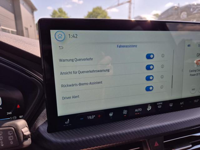 Ford Kuga ST-Line X 243PS PHEV Automatik Matrix-LED eletkr. PanoDach schwenkb. AHK Head-Up-Display Sitzheizung v+h Lenkradheizung Frontscheibe beheizb. Navi SYNC4 Apple CarPlay Android Auto Touchscreen PDC 4xKamera 2xKeyless B+O Sound 19"LM vollelektr. Re 