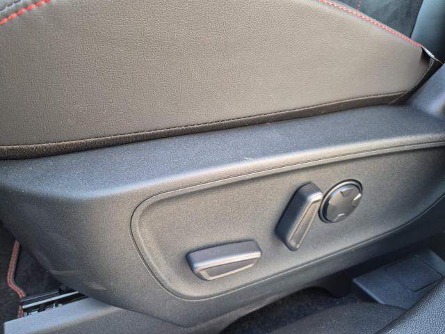 Ford Kuga ST-Line X 243PS PHEV Automatik Matrix-LED eletkr. PanoDach schwenkb. AHK Head-Up-Display Sitzheizung v+h Lenkradheizung Frontscheibe beheizb. Navi SYNC4 Apple CarPlay Android Auto Touchscreen PDC 4xKamera 2xKeyless B+O Sound 19"LM vollelektr. Re 