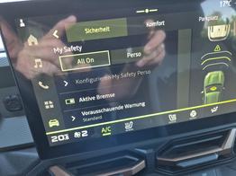 Dacia Duster Extreme 4x4 130PS 1.2 TCe 4x Kamera Lenkradheizung Sitzheizung Klimaautomatik Teil-Leder Bluetooth Apple Carplay Android Auto PDC v+h 2xKeyless 17-LM Ganzj.Reifen 