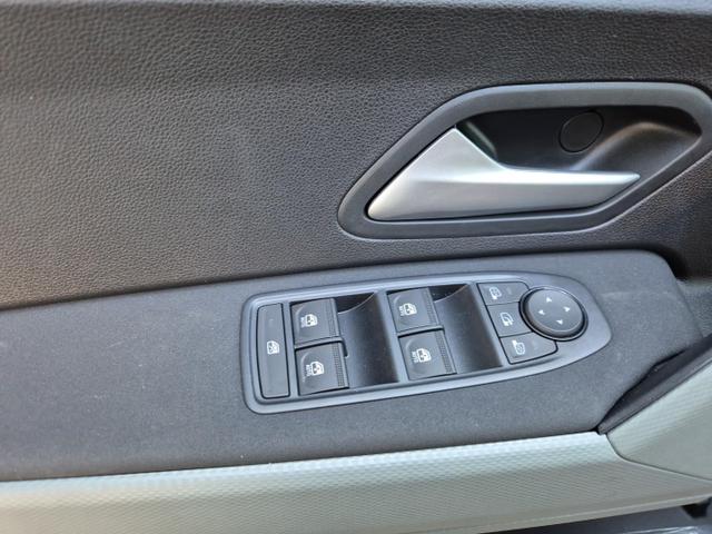 Dacia Duster Extreme Hybrid 140PS Automatik 1.6 SCE Sitzheizung Klimaautomatik 4x Kamera elektr.Parkbremse Teil-Leder Bluetooth Apple Carplay Android Auto PDC v+h 2xKeyless 18-LM 