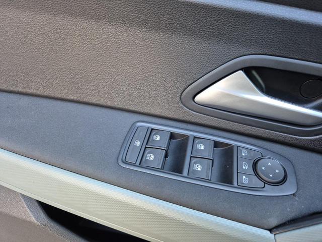 Dacia Duster Extreme Hybrid 140PS Automatik 1.6 SCE Lenkradheizung Sitzheizung Klimaautomatik 4x Kamera elektr.Parkbremse Teil-Leder Bluetooth Apple Carplay Android Auto PDC v+h 2xKeyless 17-LM 