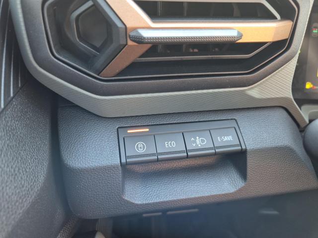 Dacia Duster Extreme Hybrid 140PS Automatik 1.6 SCE Lenkradheizung Sitzheizung Klimaautomatik 4x Kamera elektr.Parkbremse Teil-Leder Bluetooth Apple Carplay Android Auto PDC v+h 2xKeyless 17-LM 