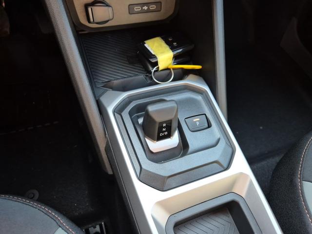 Dacia Duster Extreme Hybrid 140PS Automatik 1.6 SCE Lenkradheizung Sitzheizung Klimaautomatik 4x Kamera elektr.Parkbremse Teil-Leder Bluetooth Apple Carplay Android Auto PDC v+h 2xKeyless 17-LM 