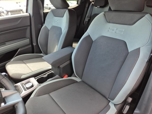 Dacia Duster Extreme 4x4 130PS 1.2 TCe Frontscheibe beheizb. 4x Kamera Lenkradheizung Sitzheizung Klimaautomatik Teil-Leder elektr.Parkbremse Bluetooth Apple Carplay Android Auto PDC v+h 2xKeyless 17-LM Ganzj.Reifen 