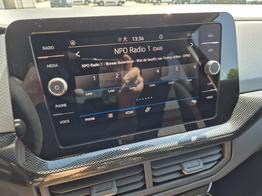 Volkswagen T-Cross 1.0 TSI 116PS DSG Life LED-Matrix-Scheinwerfer Klimaautomatik Sitzheizung PDC Rückf.Kamera 17-LM abged.Scheiben 2xKeyless DAB+ Bluetooth Touchscreen Apple CarPlay Android Auto 