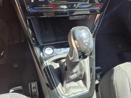 Volkswagen T-Cross 1.0 TSI 116PS DSG Life LED-Matrix-Scheinwerfer Klimaautomatik Sitzheizung PDC Rückf.Kamera 17-LM abged.Scheiben 2xKeyless DAB+ Bluetooth Touchscreen Apple CarPlay Android Auto 