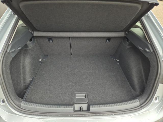 Volkswagen Taigo 1.5 TSI 150PS DSG Life LED-Matrix-Scheinwerfer Klimaautomatik Sitzheizung PDC Rückf.Kamera 17-LM abged.Scheiben 2xKeyless DAB+ Bluetooth Touchscreen Apple CarPlay Android Auto 