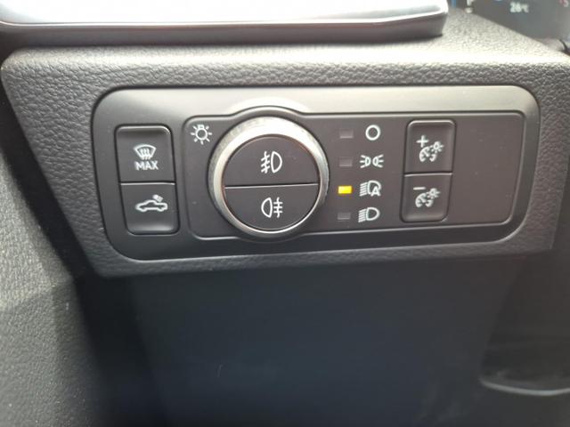 Volkswagen Amarok Style DoKa 3.0 TDI 240PS 4x4 Automatik Trittbrett Chrompaket Navi Lenkradheizung Frontscheibe beheizb. Sitzheizung AHK Rückf.Kamera ACC Klimaautomatik PDC v+h Apple Carplay Android Auto 2xKeyless 18"LM 