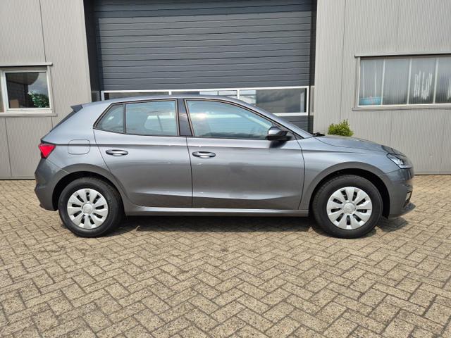 Skoda Fabia 1.0 TSI 115PS Selection 5-türig Sitzheizung Parksensoren Multifunktionslenkrad Klima Skoda-Radio Bluetooth Touchscreen Tempomat Nebelsch. wireless Apple CarPlay + Android Auto 