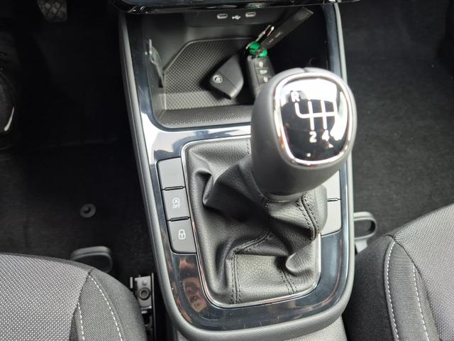 Skoda Fabia 1.0 TSI 115PS Selection 5-türig Sitzheizung Parksensoren Multifunktionslenkrad Klima Skoda-Radio Bluetooth Touchscreen Tempomat Nebelsch. wireless Apple CarPlay + Android Auto 
