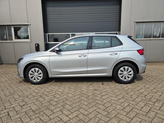 Skoda Fabia - 1.0 TSI 115PS Selection 5-türig Sitzheizung Parksensoren Multifunktionslenkrad Klima Skoda-Radio Bluetooth Touchscreen Tempomat Nebelsch. wireless Apple CarPlay + Android Auto