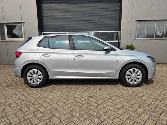 Skoda Fabia 1.0 TSI 115PS Selection 5-türig Sitzheizung Parksensoren Multifunktionslenkrad Klima Skoda-Radio Bluetooth Touchscreen Tempomat Nebelsch. wireless Apple CarPlay + Android Auto 