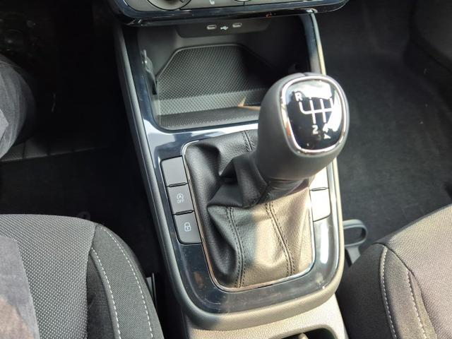 Skoda Fabia 1.0 TSI 115PS Selection 5-türig Sitzheizung Parksensoren Multifunktionslenkrad Klima Skoda-Radio Bluetooth Touchscreen Tempomat Nebelsch. wireless Apple CarPlay + Android Auto 