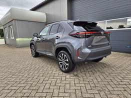 Toyota Yaris Cross 1.5VVT-iE 130PS Automatik Teamplayer Klimaautomatik Sitzheizung Lenkradheizung PDC v+h Rückf.Kamera 17-LM abged.Scheiben 2xKeyless DAB+ Bluetooth Touchscreen Apple CarPlay Android Auto 