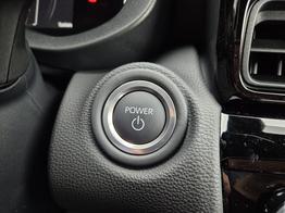 Toyota Yaris Cross 1.5VVT-iE 130PS Automatik Teamplayer Klimaautomatik Sitzheizung Lenkradheizung PDC v+h Rückf.Kamera 17-LM abged.Scheiben 2xKeyless DAB+ Bluetooth Touchscreen Apple CarPlay Android Auto 