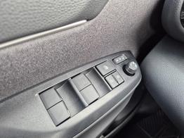 Toyota Yaris Cross 1.5VVT-iE 130PS Automatik Teamplayer Klimaautomatik Sitzheizung Lenkradheizung PDC v+h Rückf.Kamera 17-LM abged.Scheiben 2xKeyless DAB+ Bluetooth Touchscreen Apple CarPlay Android Auto 