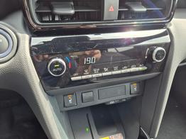 Toyota Yaris Cross 1.5VVT-iE 130PS Automatik Teamplayer Klimaautomatik Sitzheizung Lenkradheizung PDC v+h Rückf.Kamera 17-LM abged.Scheiben 2xKeyless DAB+ Bluetooth Touchscreen Apple CarPlay Android Auto 