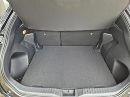 Toyota Yaris Cross 1.5VVT-iE 130PS Automatik Teamplayer Klimaautomatik Sitzheizung Lenkradheizung PDC v+h Rückf.Kamera 17-LM abged.Scheiben 2xKeyless DAB+ Bluetooth Touchscreen Apple CarPlay Android Auto 