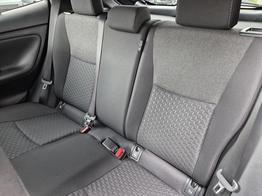 Toyota Yaris Cross 1.5VVT-iE 130PS Automatik Teamplayer Klimaautomatik Sitzheizung Lenkradheizung PDC v+h Rückf.Kamera 17-LM abged.Scheiben 2xKeyless DAB+ Bluetooth Touchscreen Apple CarPlay Android Auto 