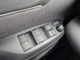 Toyota Yaris Cross 1.5VVT-iE 130PS Automatik Teamplayer Klimaautomatik Sitzheizung Lenkradheizung PDC v+h Rückf.Kamera 17-LM abged.Scheiben 2xKeyless DAB+ Bluetooth Touchscreen Apple CarPlay Android Auto 