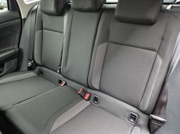 Volkswagen Taigo 1.0 TSI 116PS DSG Life LED-Matrix-Scheinwerfer Klimaautomatik Sitzheizung PDC Rückf.Kamera 17-LM abged.Scheiben 2xKeyless DAB+ Bluetooth Touchscreen Apple CarPlay Android Auto 