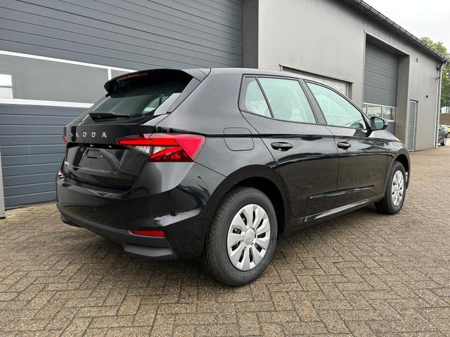 Skoda Fabia 1.0 TSI 95PS Selection 5-türig Rückf.Kamera Parksensoren Sitzheizung Multifunktionslenkrad Klima Skoda-Radio Bluetooth Touchscreen Tempomat Nebelsch. Apple CarPlay + Android Auto 