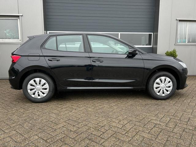 Skoda Fabia 1.0 TSI 95PS Selection 5-türig Rückf.Kamera Parksensoren Sitzheizung Multifunktionslenkrad Klima Skoda-Radio Bluetooth Touchscreen Tempomat Nebelsch. Apple CarPlay + Android Auto 