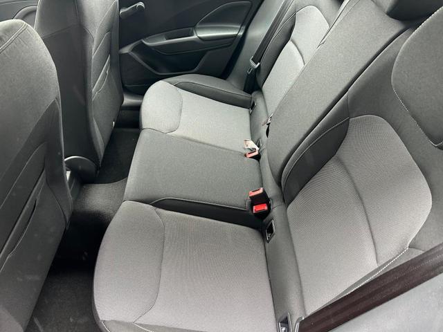 Skoda Fabia 1.0 TSI 95PS Selection 5-türig Rückf.Kamera Parksensoren Sitzheizung Multifunktionslenkrad Klima Skoda-Radio Bluetooth Touchscreen Tempomat Nebelsch. Apple CarPlay + Android Auto 