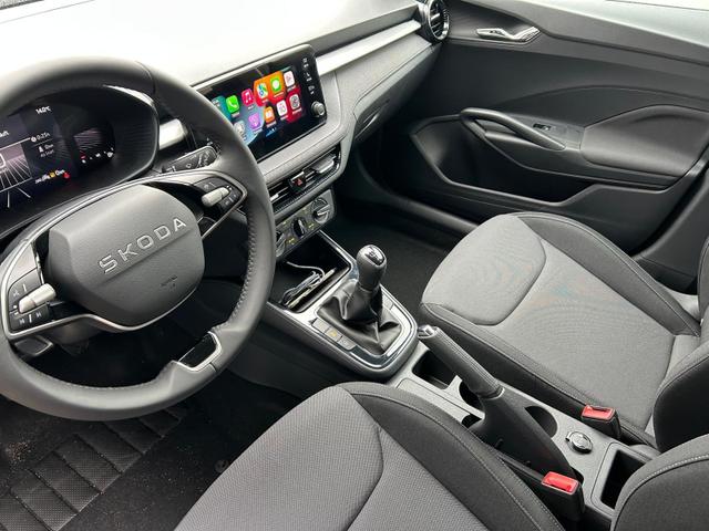 Skoda Fabia 1.0 TSI 95PS Selection 5-türig Rückf.Kamera Parksensoren Sitzheizung Multifunktionslenkrad Klima Skoda-Radio Bluetooth Touchscreen Tempomat Nebelsch. Apple CarPlay + Android Auto 